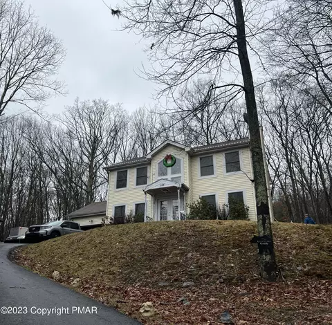 155 Bellingham Dr, Bushkill, PA 18324 photo 3