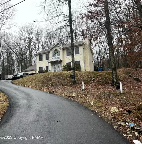 155 Bellingham Dr, Bushkill, PA 18324 photo 2