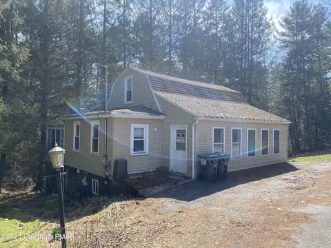 1437 Grist Mill Dr, Weatherly, PA 18255