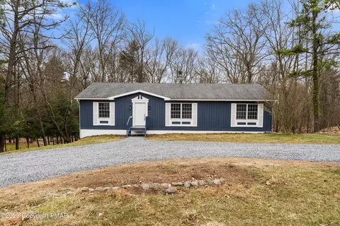 194 Clubhouse Dr, East Stroudsburg, PA 18302