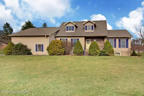 2012 Linwood Dr, Stroudsburg, PA 18360