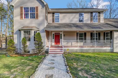199 Glenoak Dr, East Stroudsburg, PA 18301