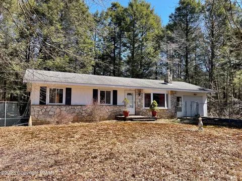 17 Foxhaven Rd, Albrightsville, PA 18210