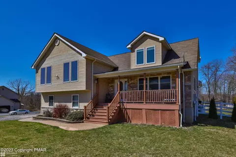 332 Springfield Dr, Bangor, PA 18013