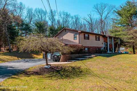 35 Russell Ridge Rd, East Stroudsburg, PA 18302