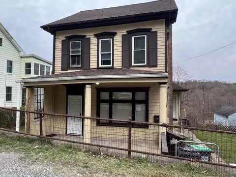 807 N First St, Lehighton, PA 18235