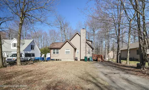 4628 Burnside Dr, Tobyhanna, PA 18466