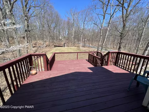 1042 Bear Dr, Bushkill, PA 18324 photo 27