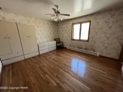 1042 Bear Dr, Bushkill, PA 18324 photo 13