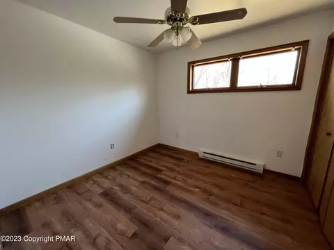 1042 Bear Dr, Bushkill, PA 18324 photo 17