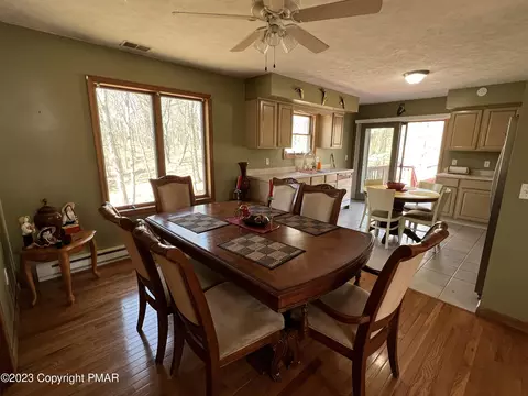 1042 Bear Dr, Bushkill, PA 18324 photo 7