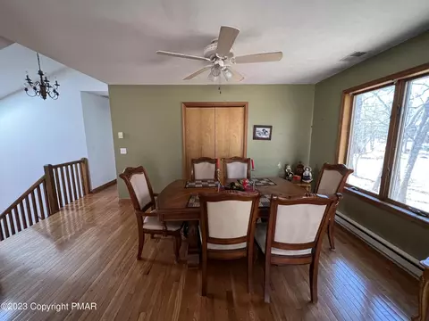 1042 Bear Dr, Bushkill, PA 18324 photo 8