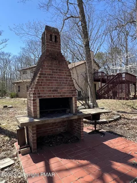 1042 Bear Dr, Bushkill, PA 18324 photo 26