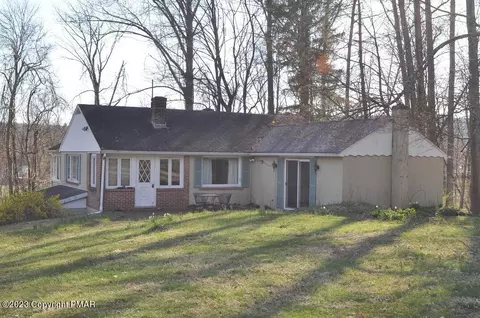 213 Bossardsville Rd, Sciota, PA 18354