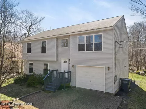 9162 Brandywine Dr, Tobyhanna, PA 18466