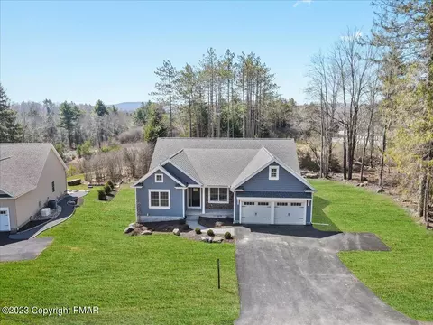 183 Lexington Dr, Blakeslee, PA 18610