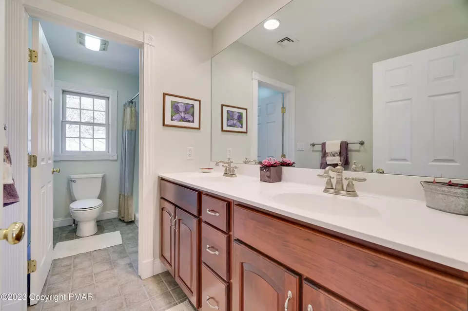  117 Old Kettle Ct, Stroudsburg, PA 18360 photo 43