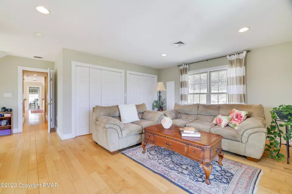  117 Old Kettle Ct, Stroudsburg, PA 18360 photo 46
