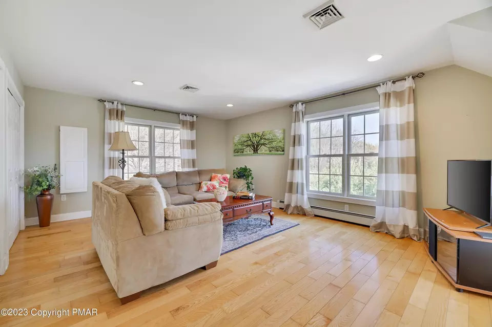  117 Old Kettle Ct, Stroudsburg, PA 18360 photo 45