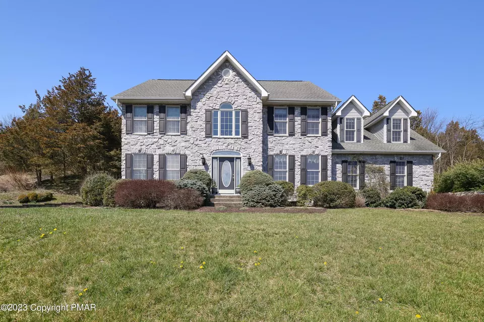  117 Old Kettle Ct, Stroudsburg, PA 18360 photo 3