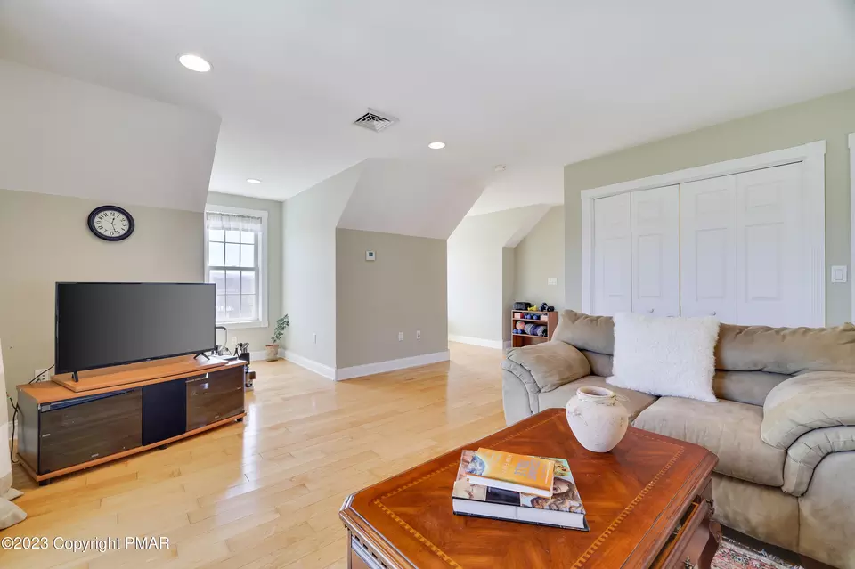  117 Old Kettle Ct, Stroudsburg, PA 18360 photo 47