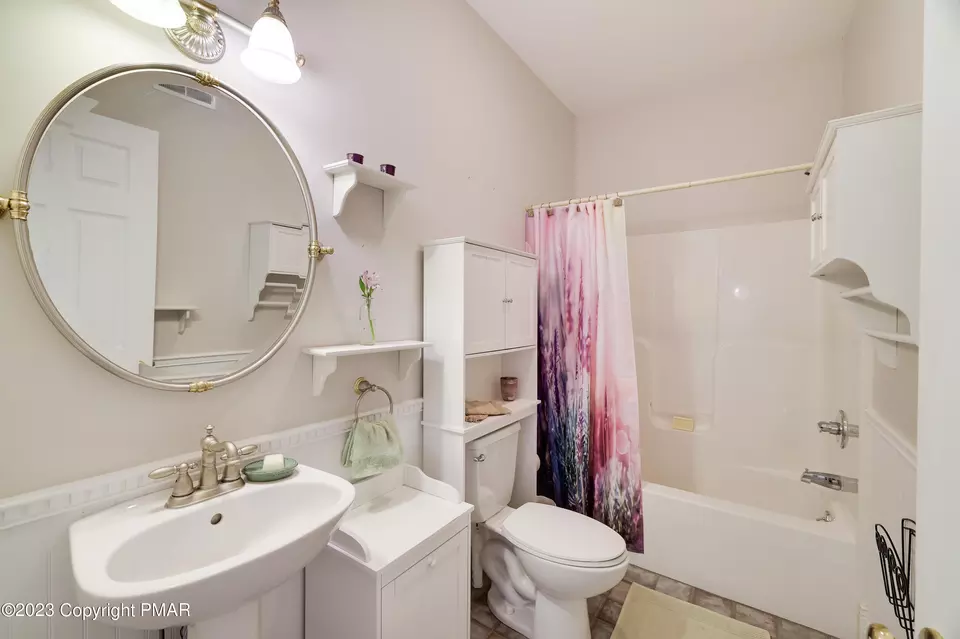  117 Old Kettle Ct, Stroudsburg, PA 18360 photo 28