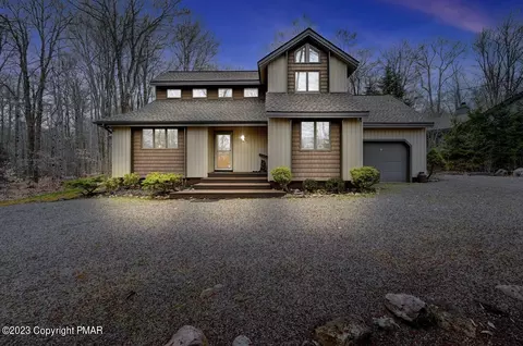 1366 Redwood Ter, Pocono Pines, PA 18350