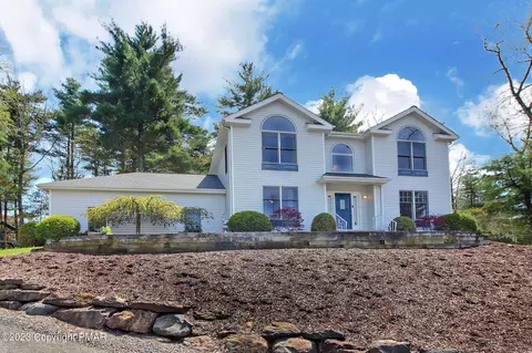 4213 Blue Mountain Xing, East Stroudsburg, PA 18301