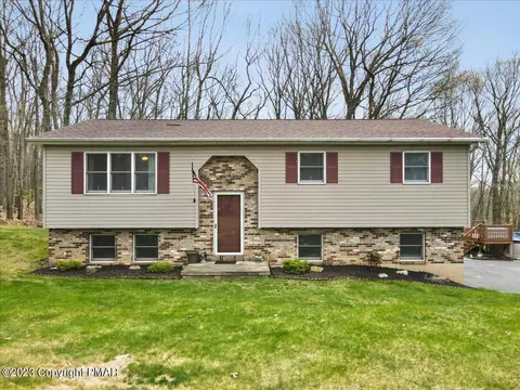 47 Dogwood Rd, Drums, PA 18222