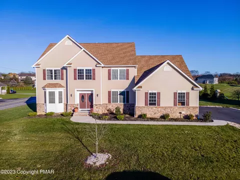 282 Schindler Dr, Bethlehem, PA 18020
