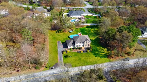 171 Green Chapel Ln, Cresco, PA 18326