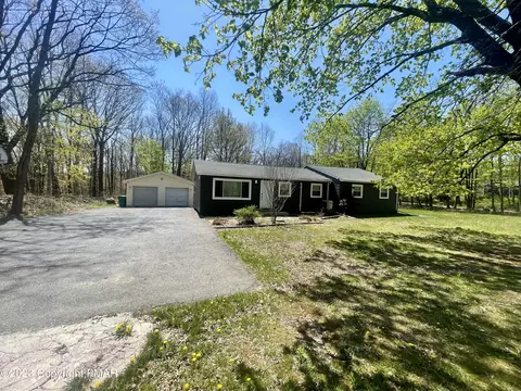 3138 Route 715 Rte, Henryville, PA 18332