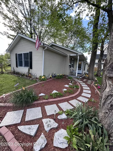 328 Brookside Ave, East Stroudsburg, PA 18301