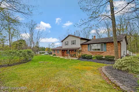 506 Hamlet Dr, Effort, PA 18330