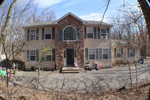 414 Laramie Rd, Effort, PA 18330