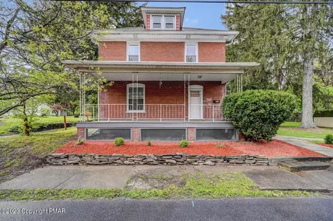 412 Collins St, Stroudsburg, PA 18360