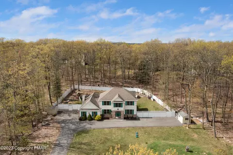 294 Sunrise Dr, Henryville, PA 18332
