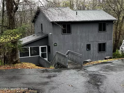 106 Manchester Dr, Bushkill, PA 18324