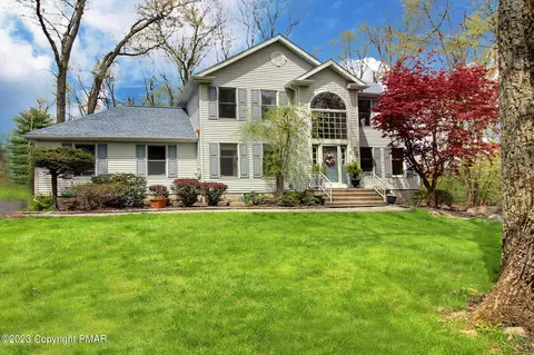 3256 Birch Hill Dr, Tannersville, PA 18372