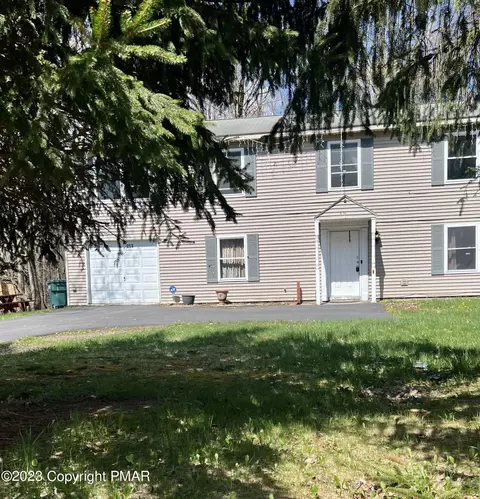 253 Greenbriar Cir, Tobyhanna, PA 18466