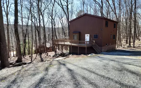 144 Radcliff Rd, Bushkill, PA 18324
