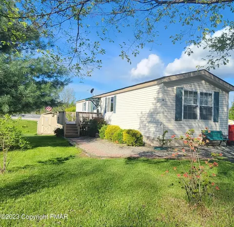 19 Ahearn Dr, Mount Bethel, PA 18343
