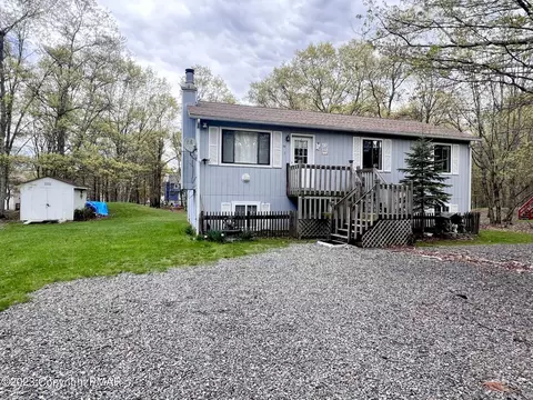 114 Huffman Cir, Bushkill, PA 18324