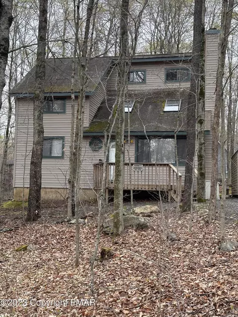 133 Paxinos Dr, Pocono Lake, PA 18347