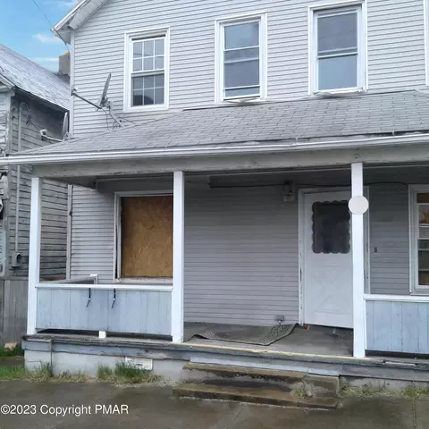 102 W Ridge St, Nanticoke, PA 18634