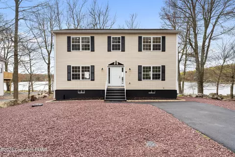 2503 Waterfront Dr, Tobyhanna, PA 18466