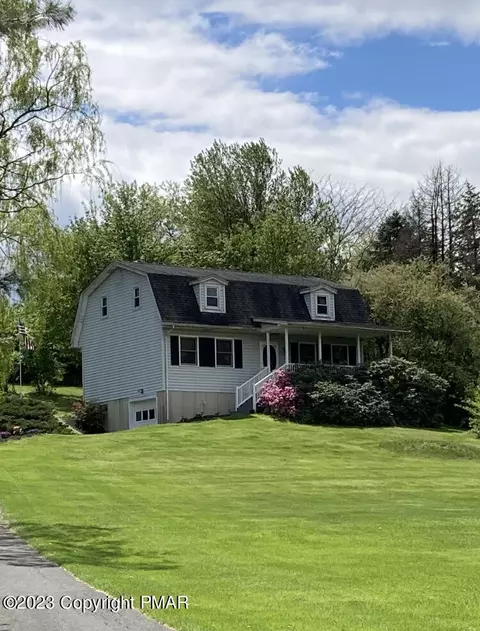 1075 Sunset Dr, Bangor, PA 18013