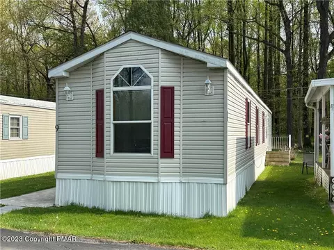 8220 Airport Rd, Northampton, PA 18067