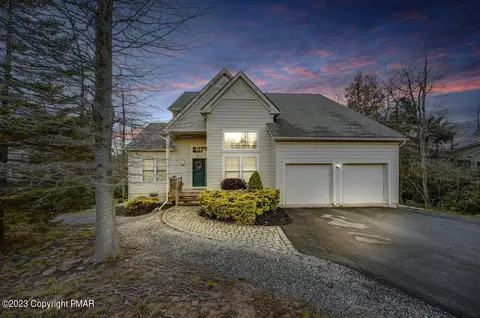 158 Skytop Rd, Pocono Pines, PA 18350