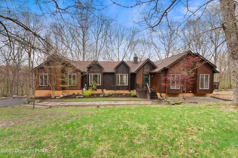 128 Diane Ln, Canadensis, PA 18325
